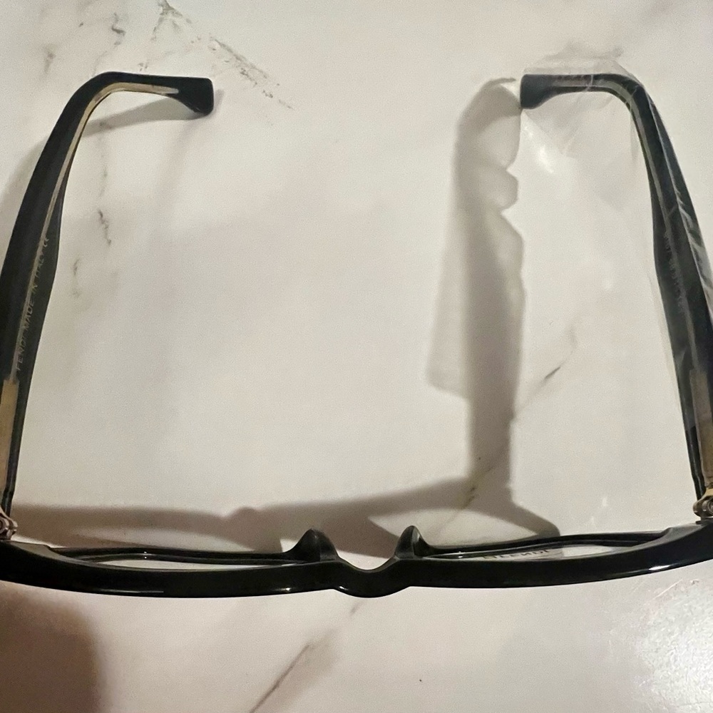 Black Rectangular Sunglasses - image 4